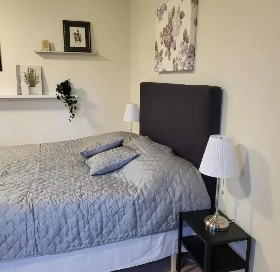 ユースホステル Kg Sleepover & Ställplats