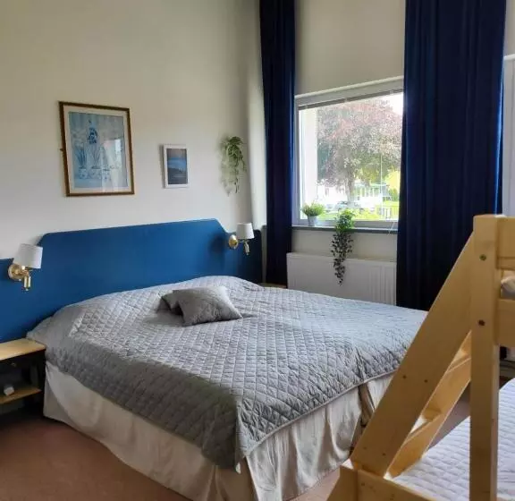 ユースホステル Kg Sleepover & Ställplats