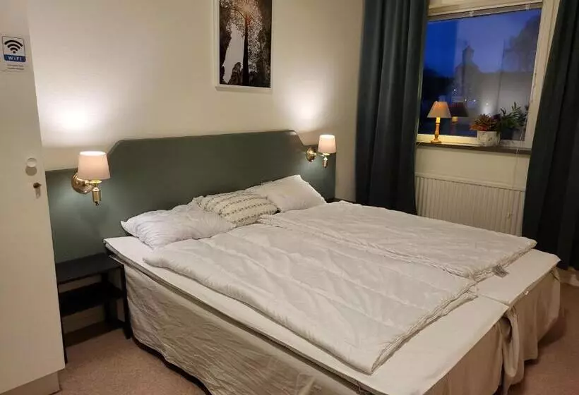 ユースホステル Kg Sleepover & Ställplats