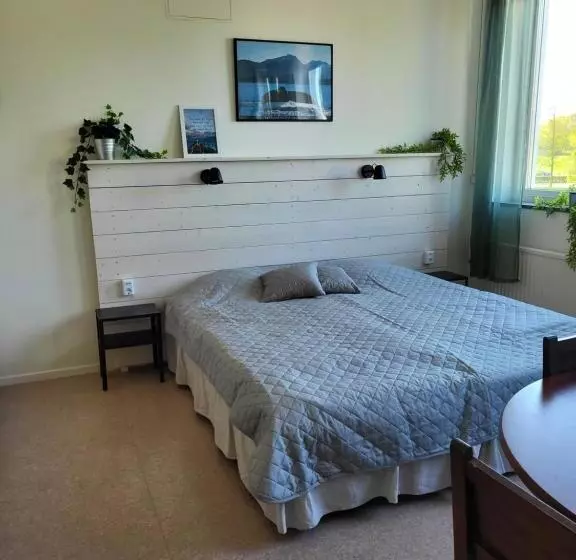 ユースホステル Kg Sleepover & Ställplats