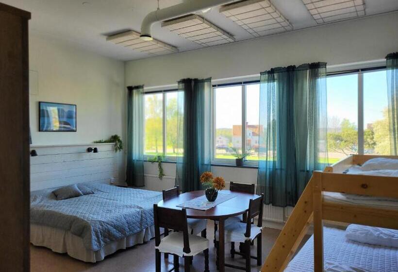 Hostel Kg Sleepover & Ställplats