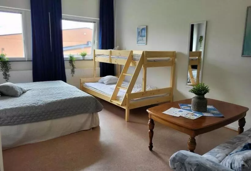 ユースホステル Kg Sleepover & Ställplats