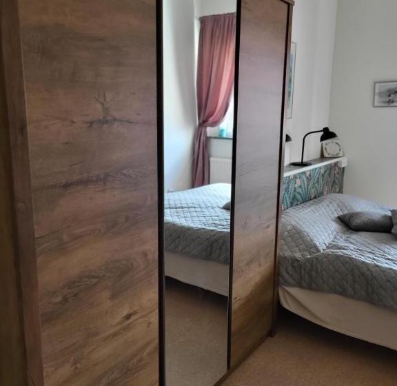 Hostel Kg Sleepover & Ställplats