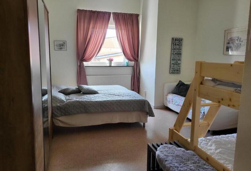 Hostel Kg Sleepover & Ställplats