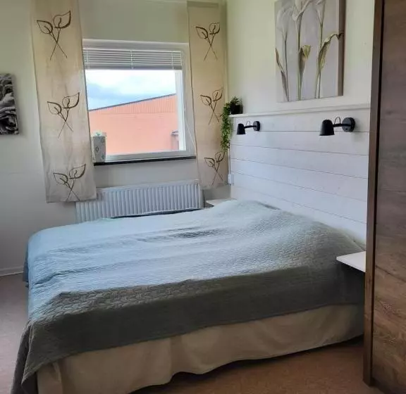 ユースホステル Kg Sleepover & Ställplats