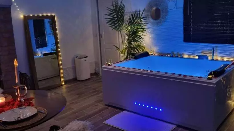 ペンション L évasion Romantique Suite De Charme Avec Spa Privé à 20min De Paris Et Au Calme En Lisière De La Fo