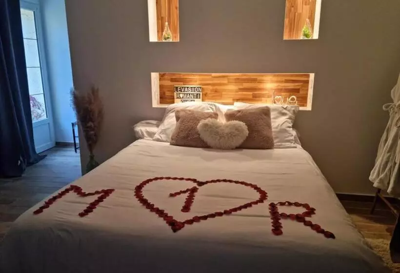 ペンション L évasion Romantique Suite De Charme Avec Spa Privé à 20min De Paris Et Au Calme En Lisière De La Fo