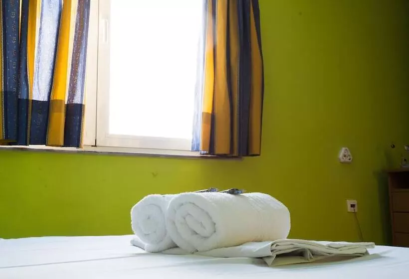 Athens International Youth Hotel And Hostel