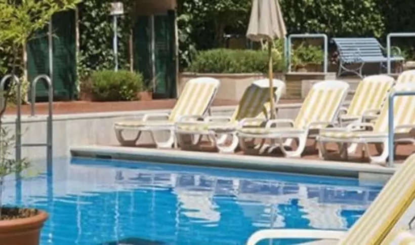 בית מלון כפרי Aldrovandi Residence City Suites