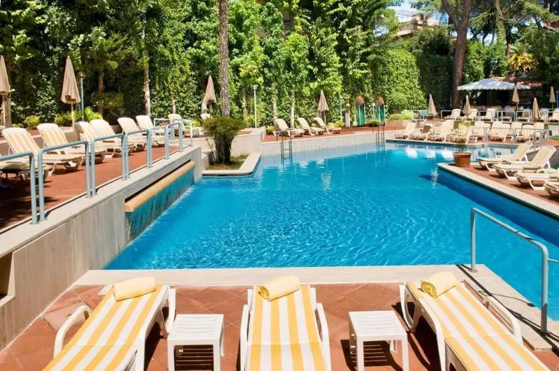 בית מלון כפרי Aldrovandi Residence City Suites