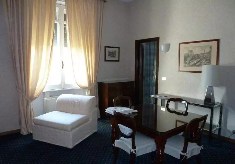 בית מלון כפרי Aldrovandi Residence City Suites