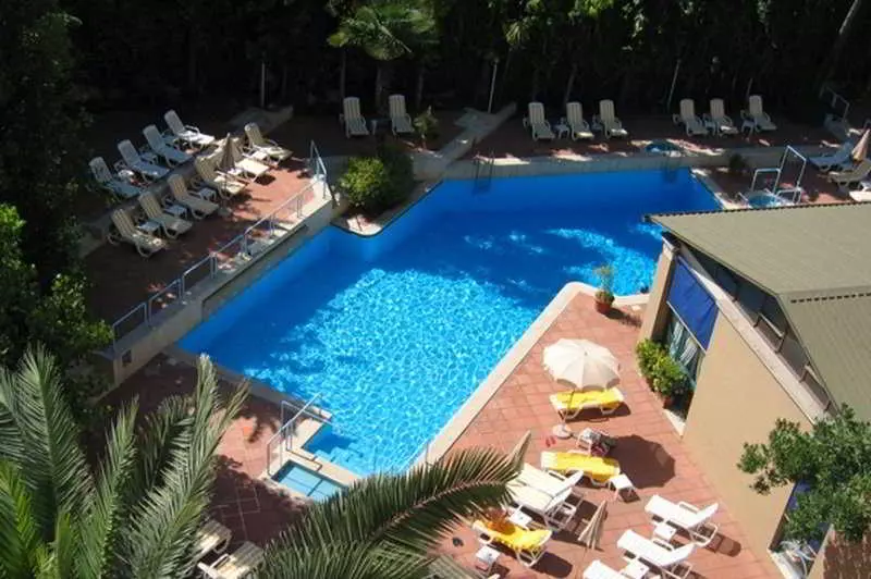 בית מלון כפרי Aldrovandi Residence City Suites