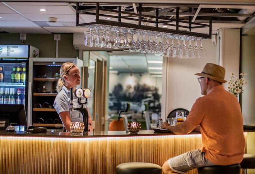 هتل Hehrne Kök & Konferens