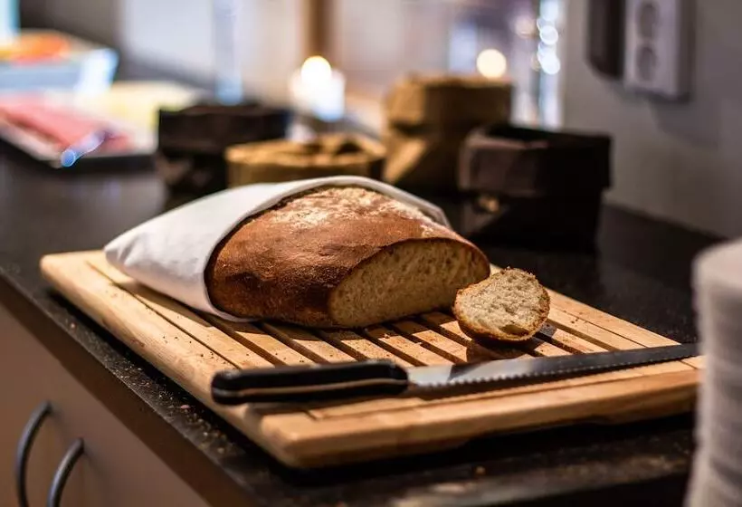 Отель Hehrne Kök & Konferens