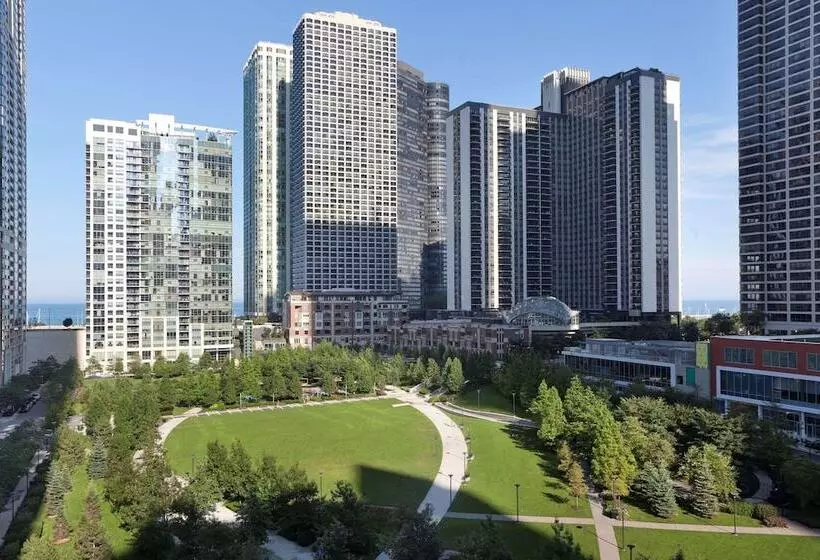 Radisson Blu Aqua Hotel, Chicago