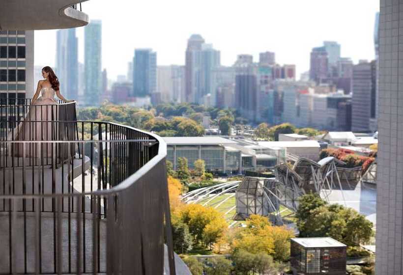 Radisson Blu Aqua Hotel, Chicago