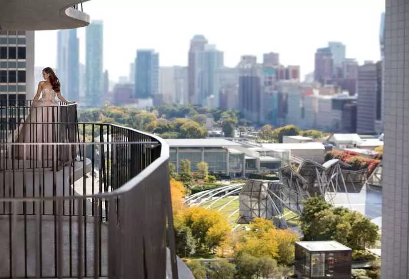 Radisson Blu Aqua Hotel, Chicago