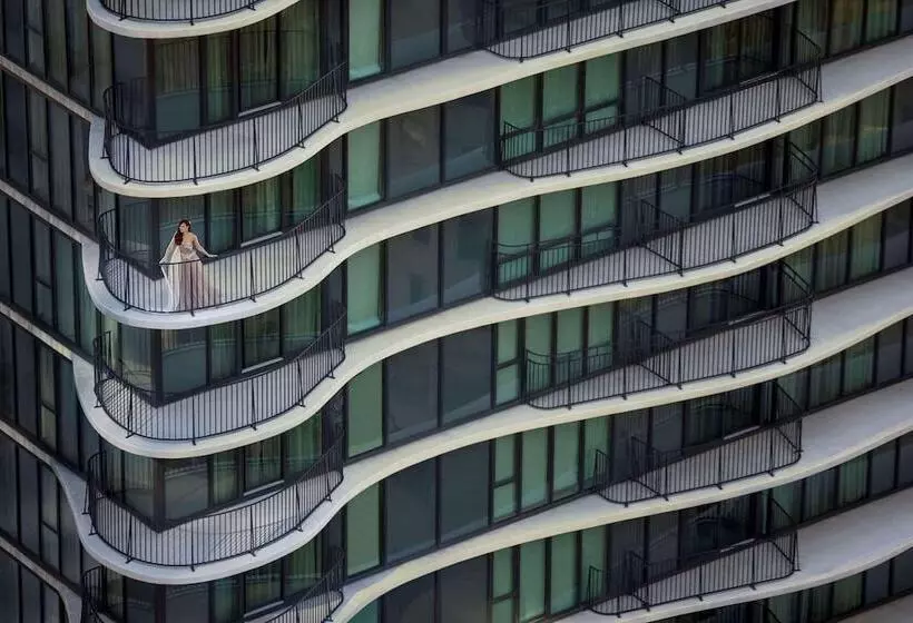 Radisson Blu Aqua Hotel, Chicago