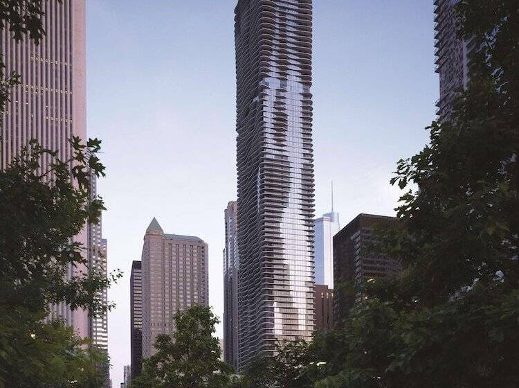 Radisson Blu Aqua Hotel, Chicago