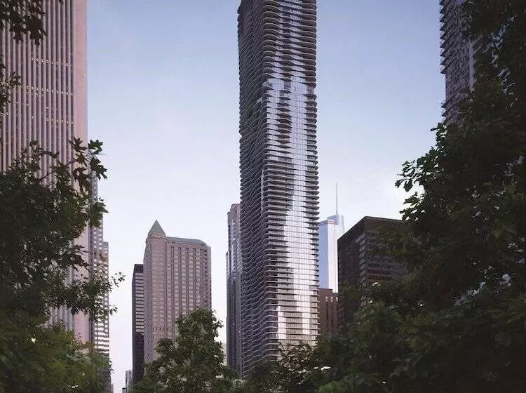 Radisson Blu Aqua Hotel, Chicago