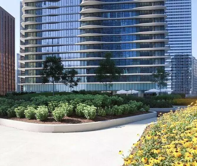 Radisson Blu Aqua Hotel, Chicago