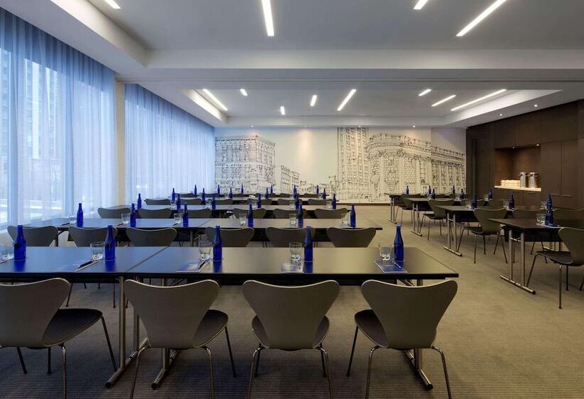 Radisson Blu Aqua Hotel, Chicago