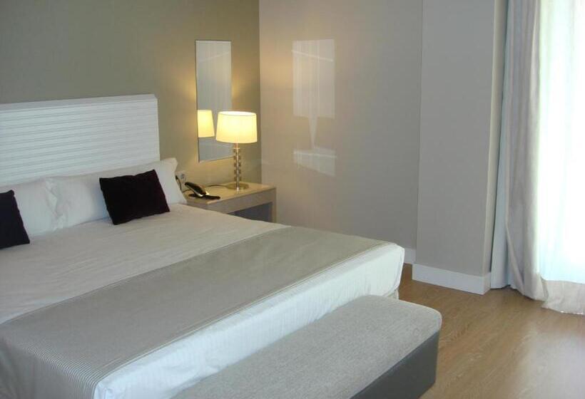 Отель Vincci Valdecanas Golf