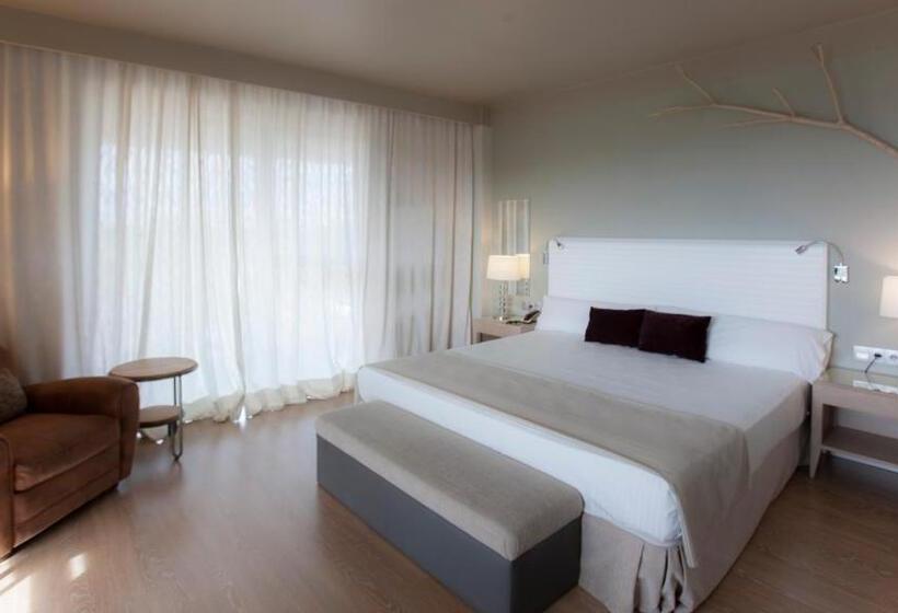 Отель Vincci Valdecanas Golf