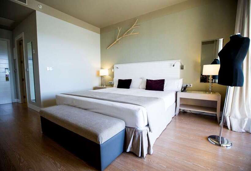 Отель Vincci Valdecanas Golf