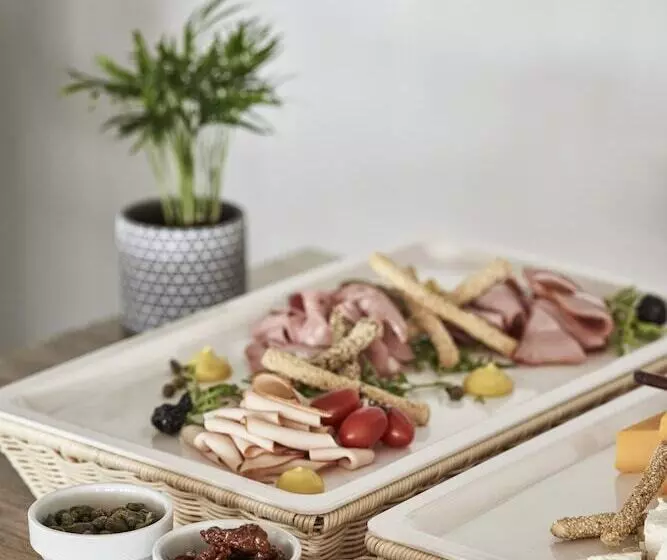 هتل Xenia Poros Image