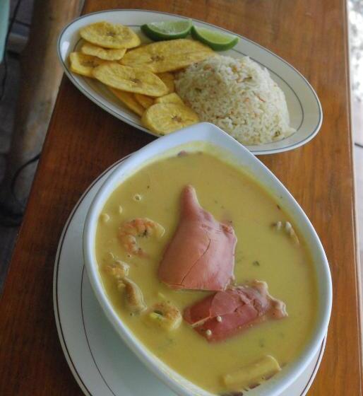 La Delphina Bed And Breakfast Bar And Grill