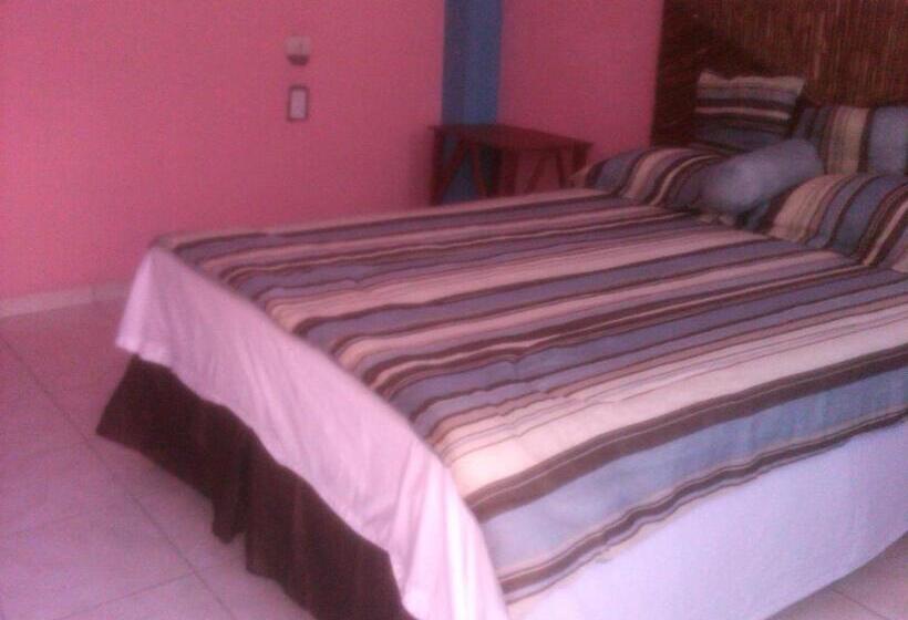 La Delphina Bed And Breakfast Bar And Grill