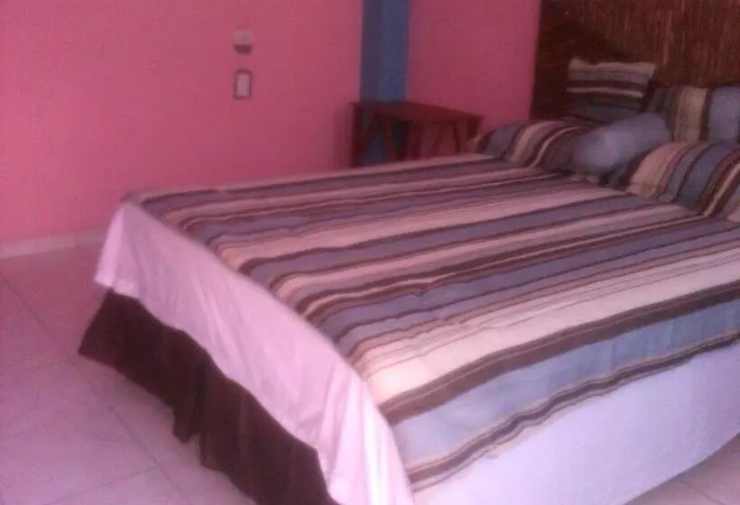 La Delphina Bed And Breakfast Bar And Grill