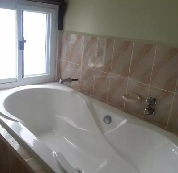 La Delphina Bed And Breakfast Bar And Grill