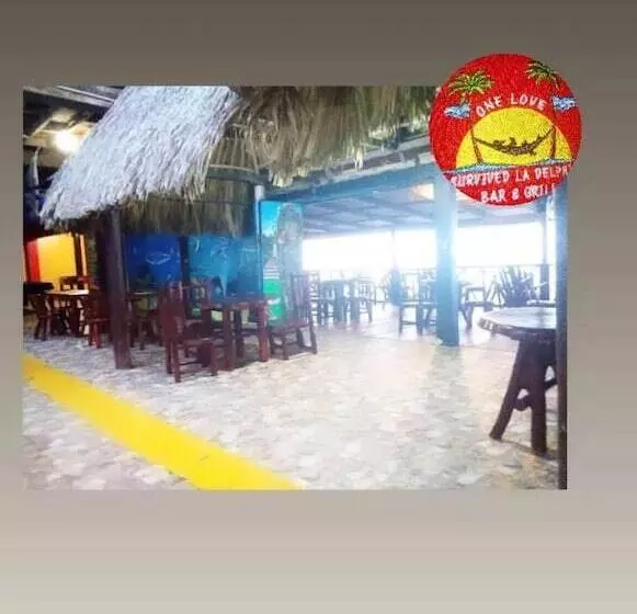 La Delphina Bed And Breakfast Bar And Grill