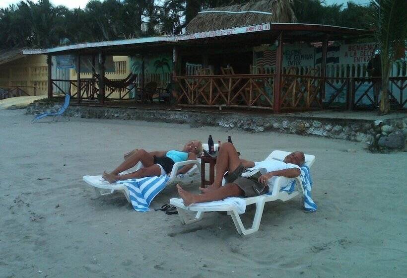 La Delphina Bed And Breakfast Bar And Grill