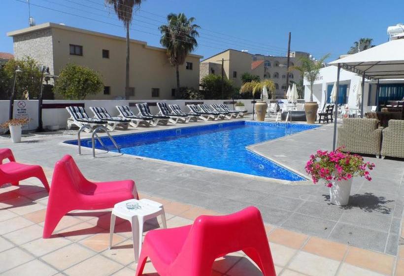 The Palms Hotel Apartments