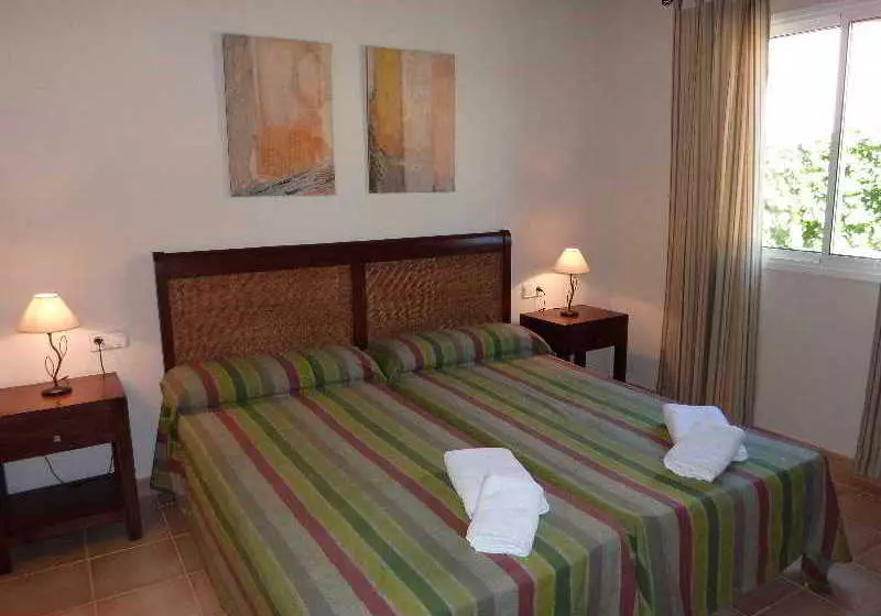 استراحتگاه Villas Menorca Sur