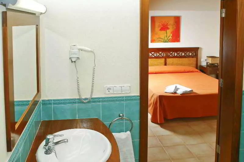 استراحتگاه Villas Menorca Sur