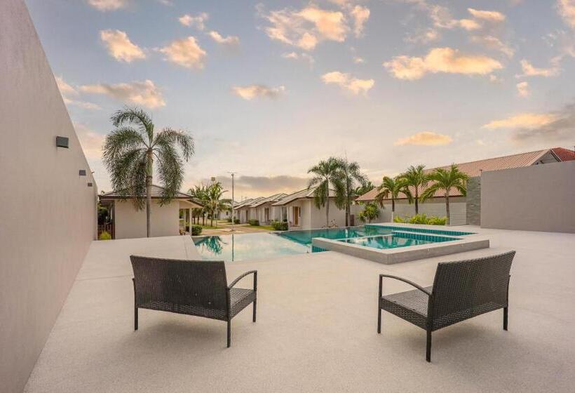 בית מלון כפרי Akard Private Villas Sattahip