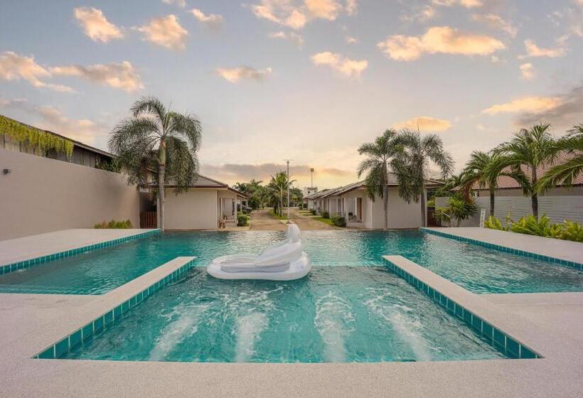 בית מלון כפרי Akard Private Villas Sattahip