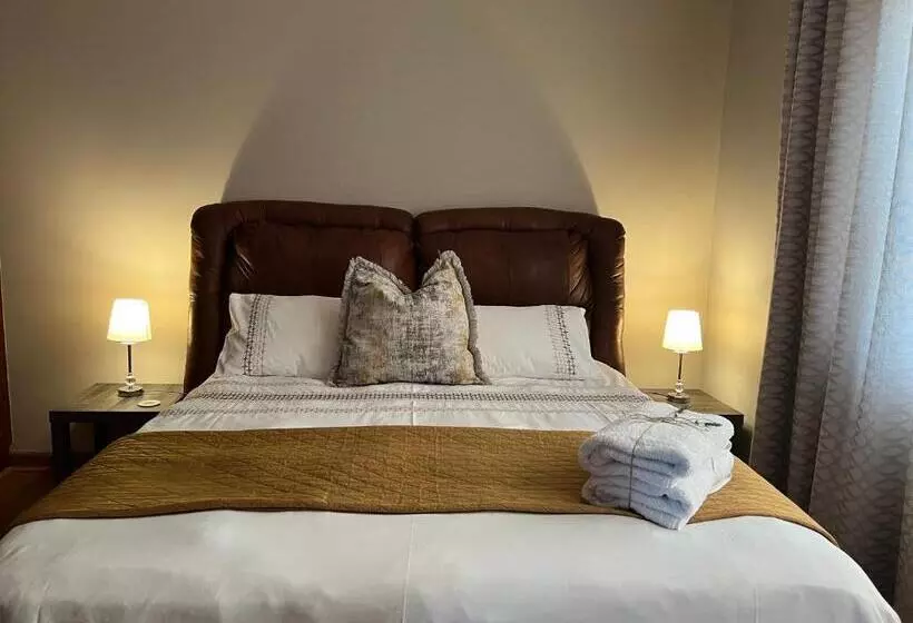 ペンション Kalashe Bed & Breakfast