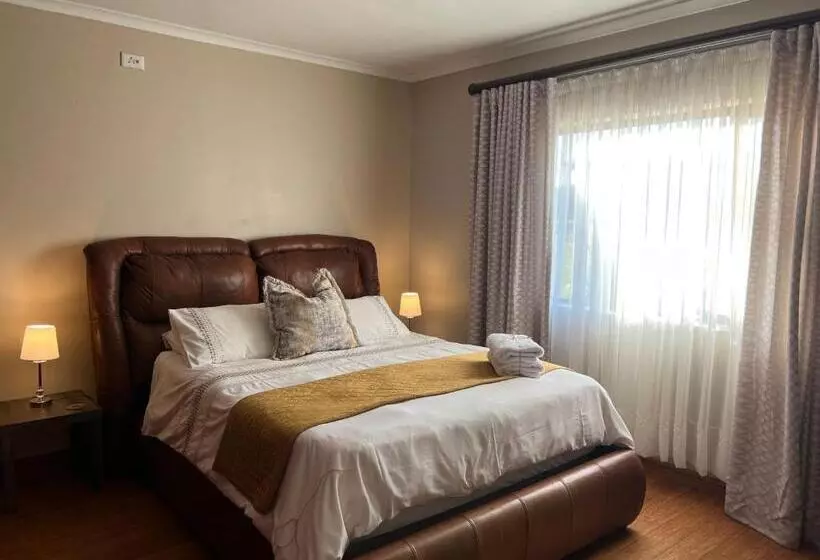 ペンション Kalashe Bed & Breakfast