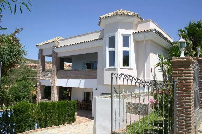 ペンション Luxury Villa With Sea And Mountain Views