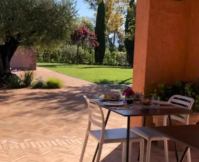 تختخواب و صبحانه Casale Appia