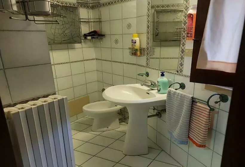 تختخواب و صبحانه Casale Di Pesche