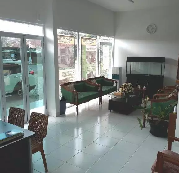 هتل Maulana Hills Syariah