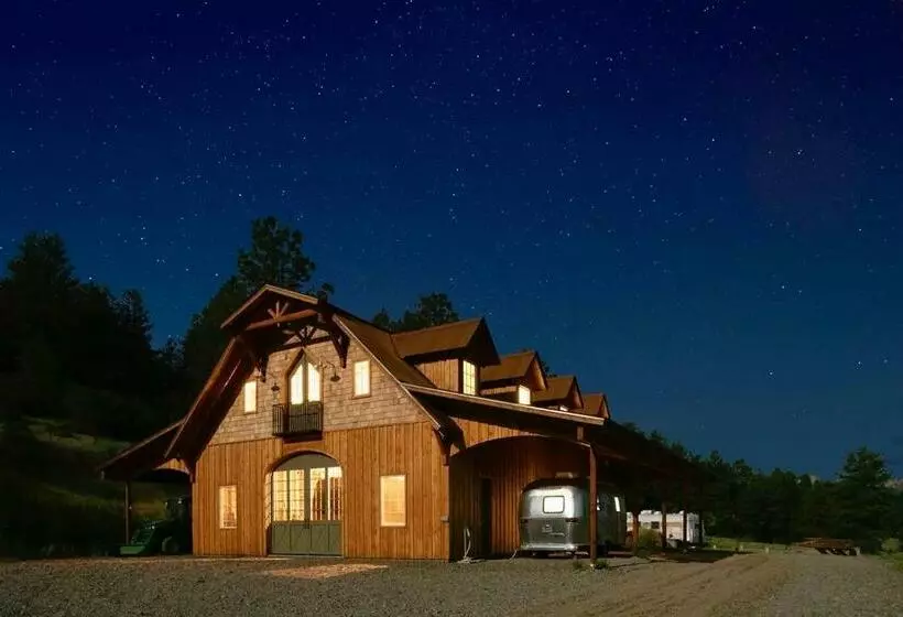 リゾートホテル Navajo Peak Lodge