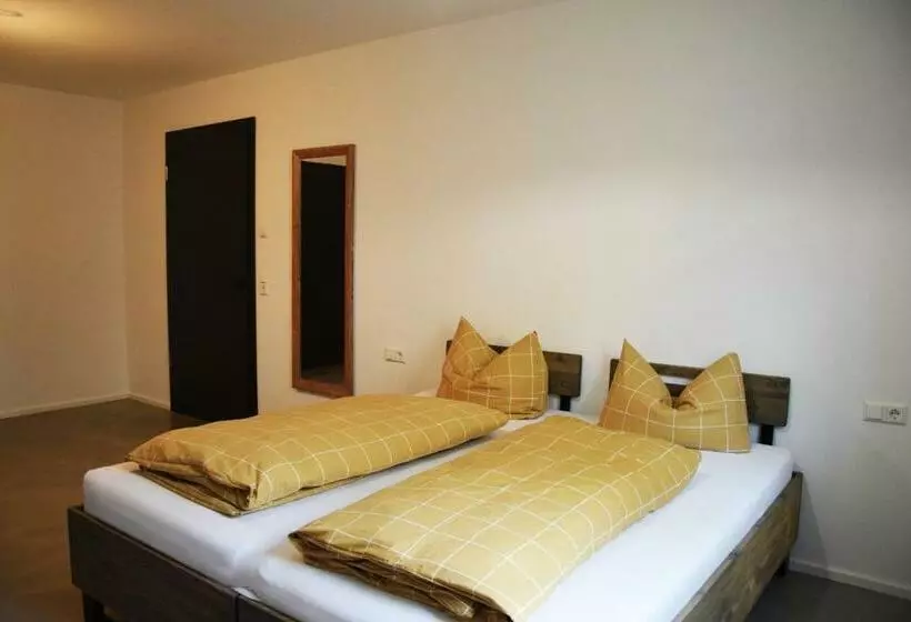 Aamiaismajoitus (B&B) Herberge Bärenschenke