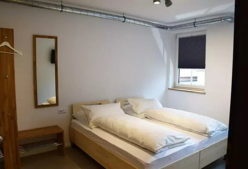 Aamiaismajoitus (B&B) Herberge Bärenschenke